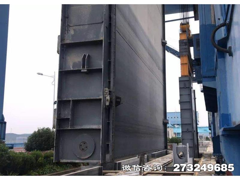 红安县大坝拦水闸门